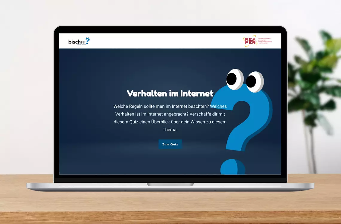 Ein Laptop mit einer Seite der Plattform Quizaddict auf dem Bildschirm